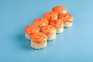 Запеченный ролл с лососем яки и сливочным сыром		