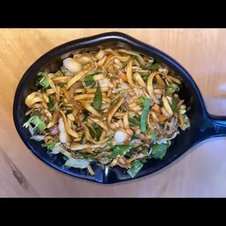 Chicken Noodles & a soda