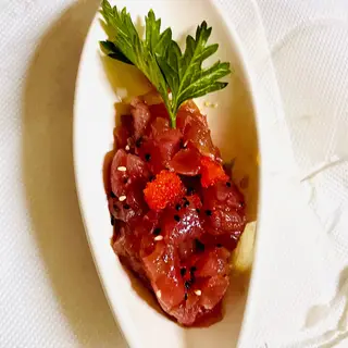 42 Tartara maguro