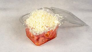 Paradajz salata sa sirom