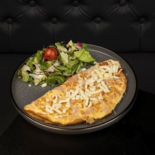 Omleta cu sunca si cascaval ( 250 gr )