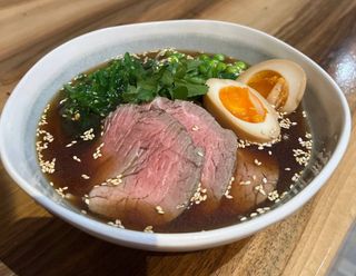 Ramen nudle sa rostbifom 300 g