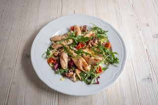 Calamari alla Piastra con Insalatina