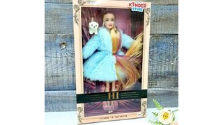 Кукла Барби в шубе