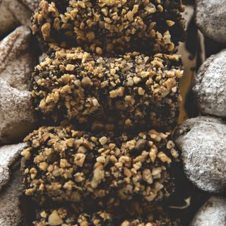 New! Tăvălite prin miere și alune (vegan)