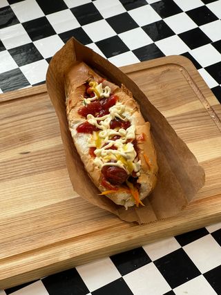 Американський хот-дог (240г)