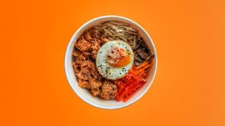 Bibimbap z kurczakiem po koreańsku