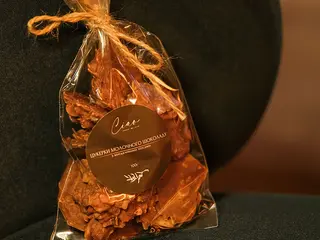 Цукерки з молочного шоколаду з мигдалевими чіпсами (100g)