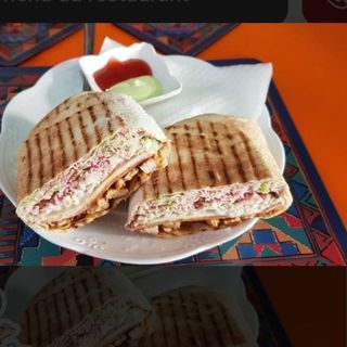 Potchis thone, servi avec frite 