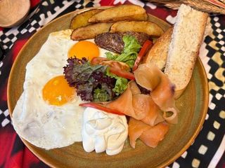 Ситний сніданок з лососем (380g)