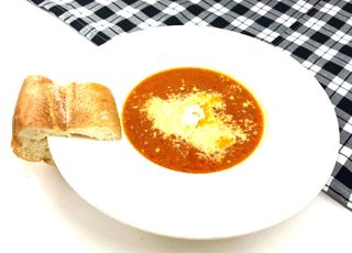 Zuppa Del Giorno Tomato Bisque