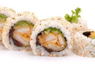 California Maki Kalmar w Tempurze (8 szt.)