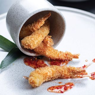 Shrimp tempura with sweet chili sauce