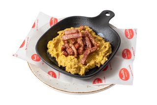 Топъл хумус с печен бекон (200г)