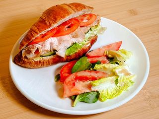 Круасан з індичкою (150g)