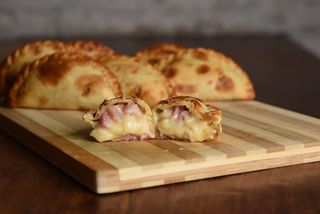 Empanada Bacon Y Queso