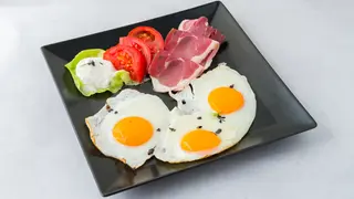 Jaja na oko sa pršutom