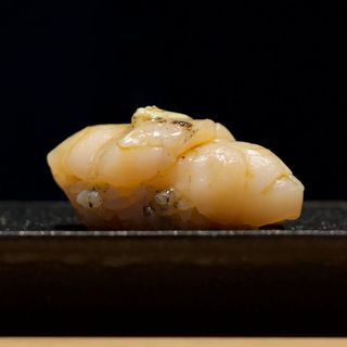 Nigiri de Vieira y Trufa (1 unidad)