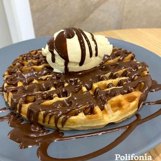 Gofre Con Nutella Y Helado (1 Bola)