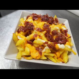 Patatas Bacon Cheddar (Ración)