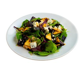 Insalatina mista di campo con riduzione ai fichi della “Sila” in agrodolce al “Gorgonzola Chiodo”e salsa marronata