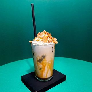 Frappe karmelowe
