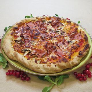 Pizza Prosciutto e Funghi