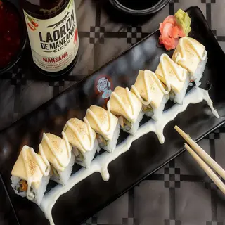 Crunchy Chicken And Cheese Roll
