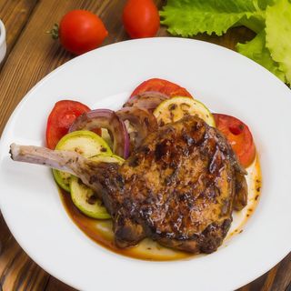 Chuletas De Lechal Con Ensalada (12 Uds.)