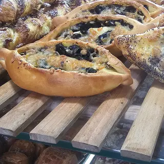 Pain Turc Farci Olive