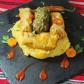 Sarmale de post cu mămăliguță