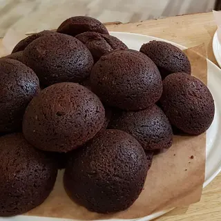 Single Chocolate Chip Cookie