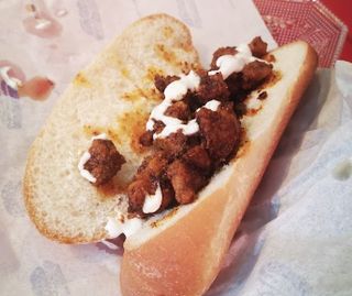 Bocadillo caliente de pinchitos