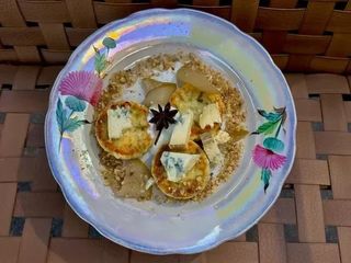 СОЛОНІ СИРНИКИ З КРОПОМ ТА ГРУШЕЮ (370g)