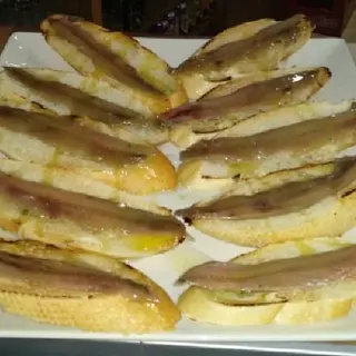 Tosta Sardina Ahumada Y Salmorejo