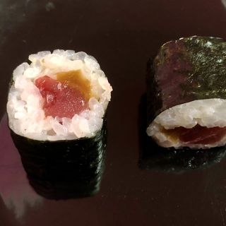 Norimaki Atún y Kanpyo (8 Pzs.)