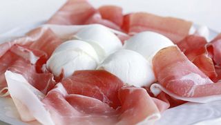 Prosciutto e mozzarella di latte di bufala 