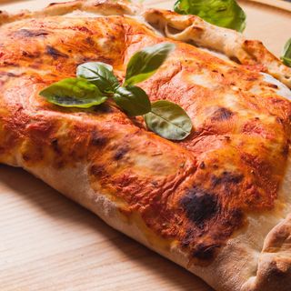 Menu pizza mediana al gusto o calzone