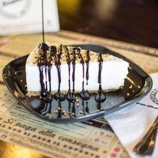 Cheesecake con Cioccolato e Granella di Nocciole Intera