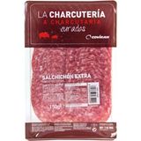 Salchichón loncheado sobre