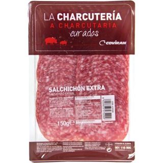 Salchichón loncheado sobre