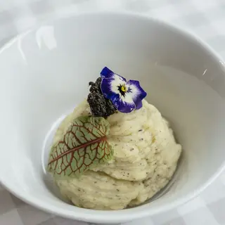 Pure di patate con salsa tartufata