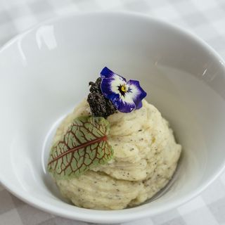 Pure di patate con salsa tartufata