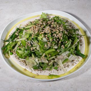 Зелений салат з різної квасолі, тхіновий йогурт, фенхель, 365 г