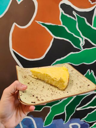 Tarta cremosa de queso san simón (porción)