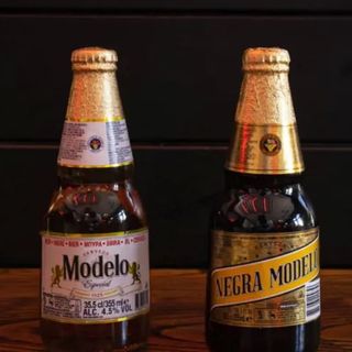 NEGRA MODELO