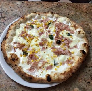 Bianca panna, prosciutto e mais
