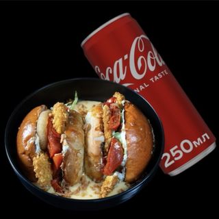 Комбо Бургер в сирній ванні + Соса-соla