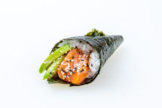 75 Temaki salmone