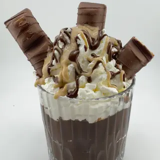 Chocolate caliente y kinder